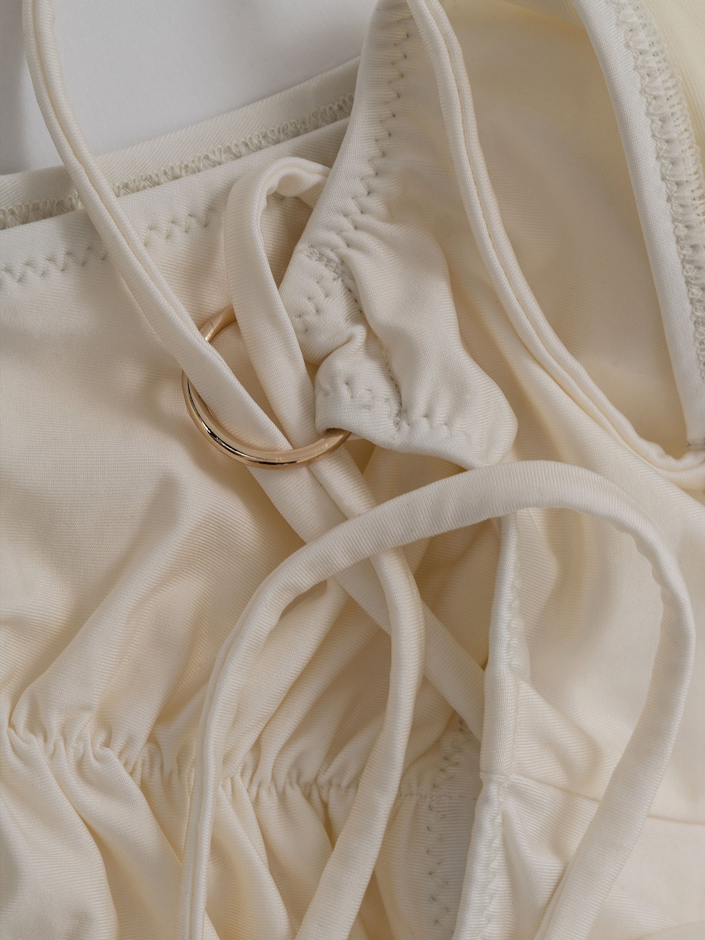 Top da pole dance bianco con laccetti, stile swimwear