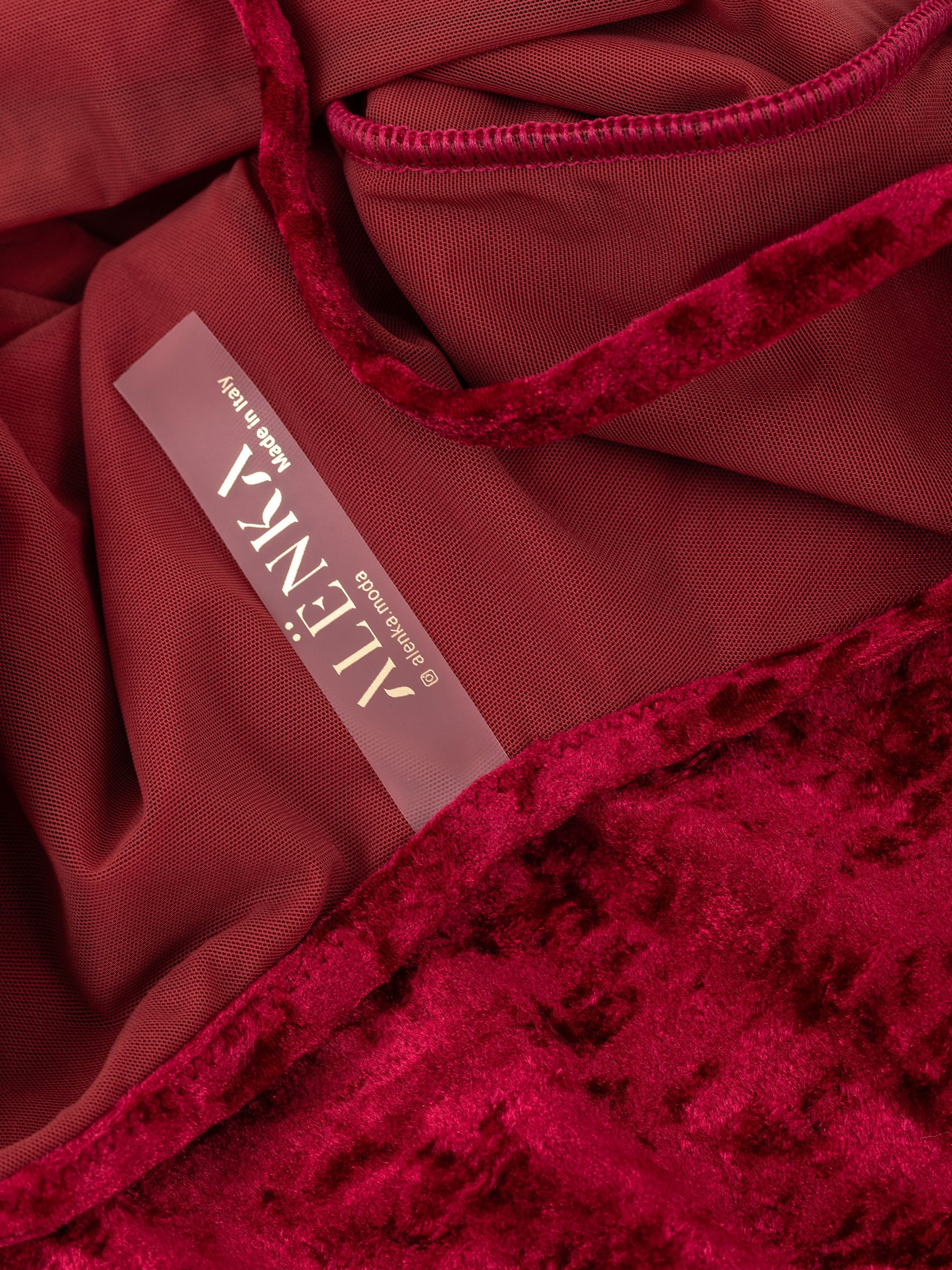 Body da pole dance in velluto rosso, stile lusso