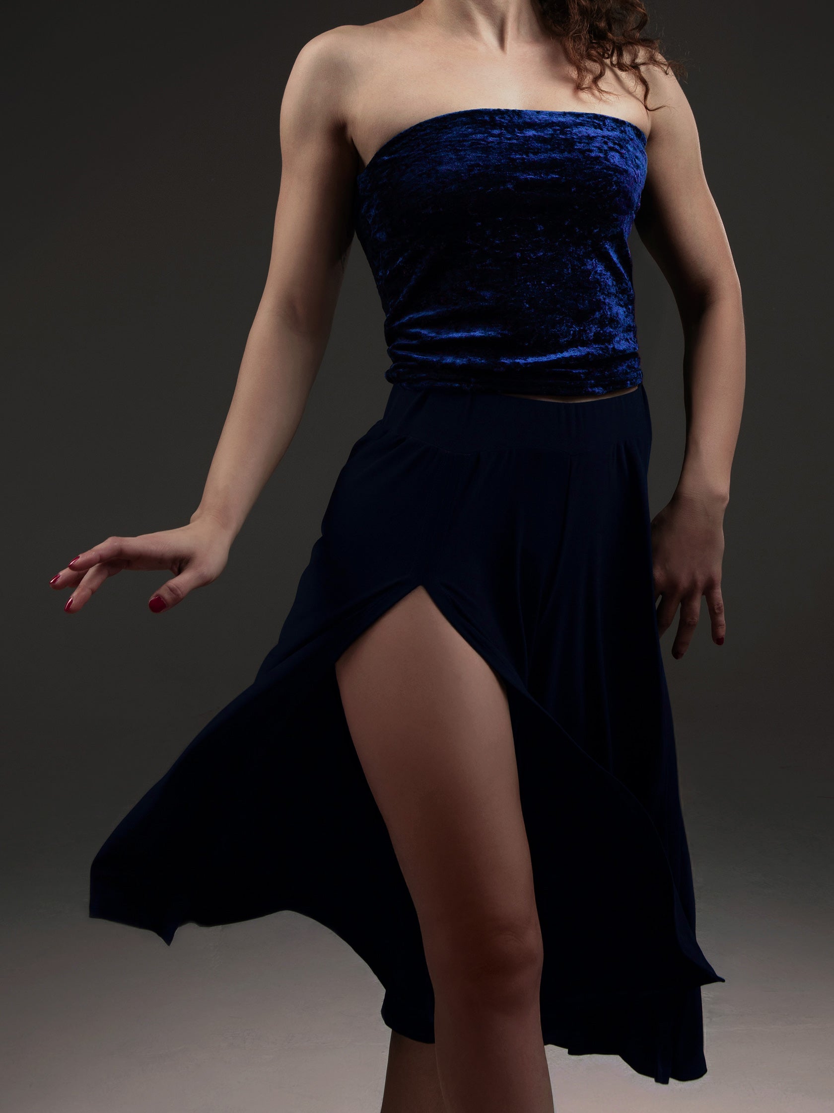 Donna in pantaloni culotte in jersey da pole dance color blu